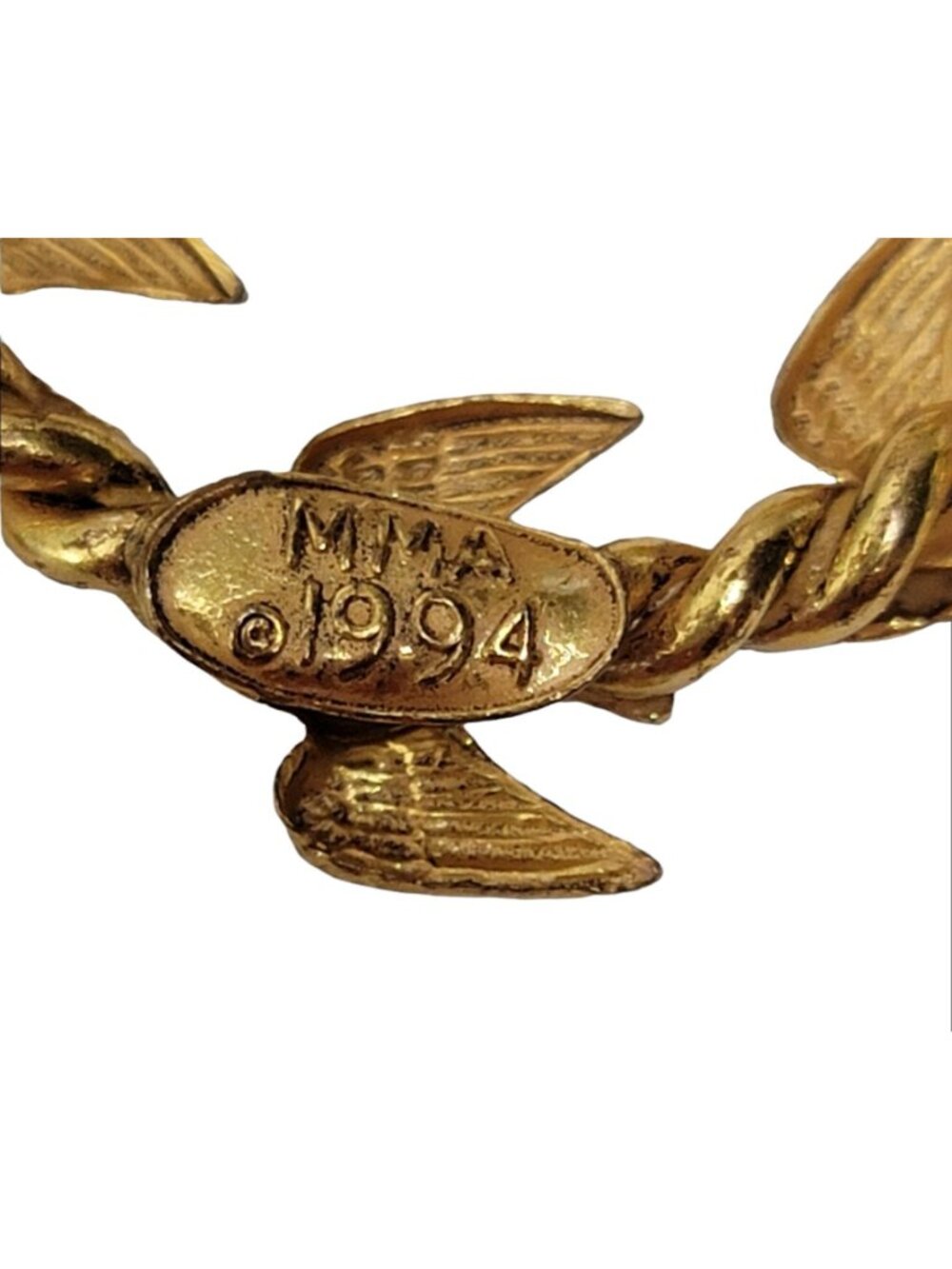 MMA Metropolitan Museum Of Art 1994 Dove Bird In Flight Round Wreath Brooch - Picture 3 of 6
